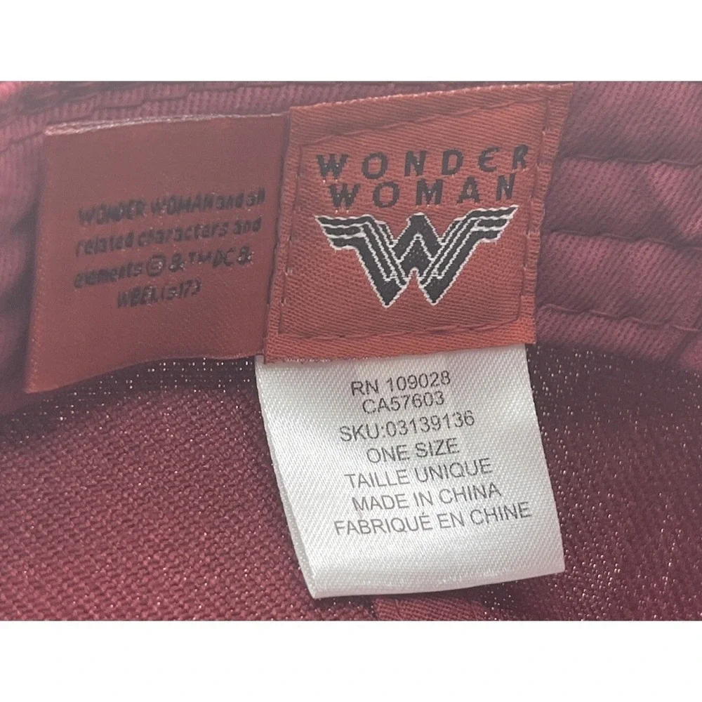 DC Comics Wonder Woman Snapback Hat Women OS Burgundy‎ Gold Splatter Cap